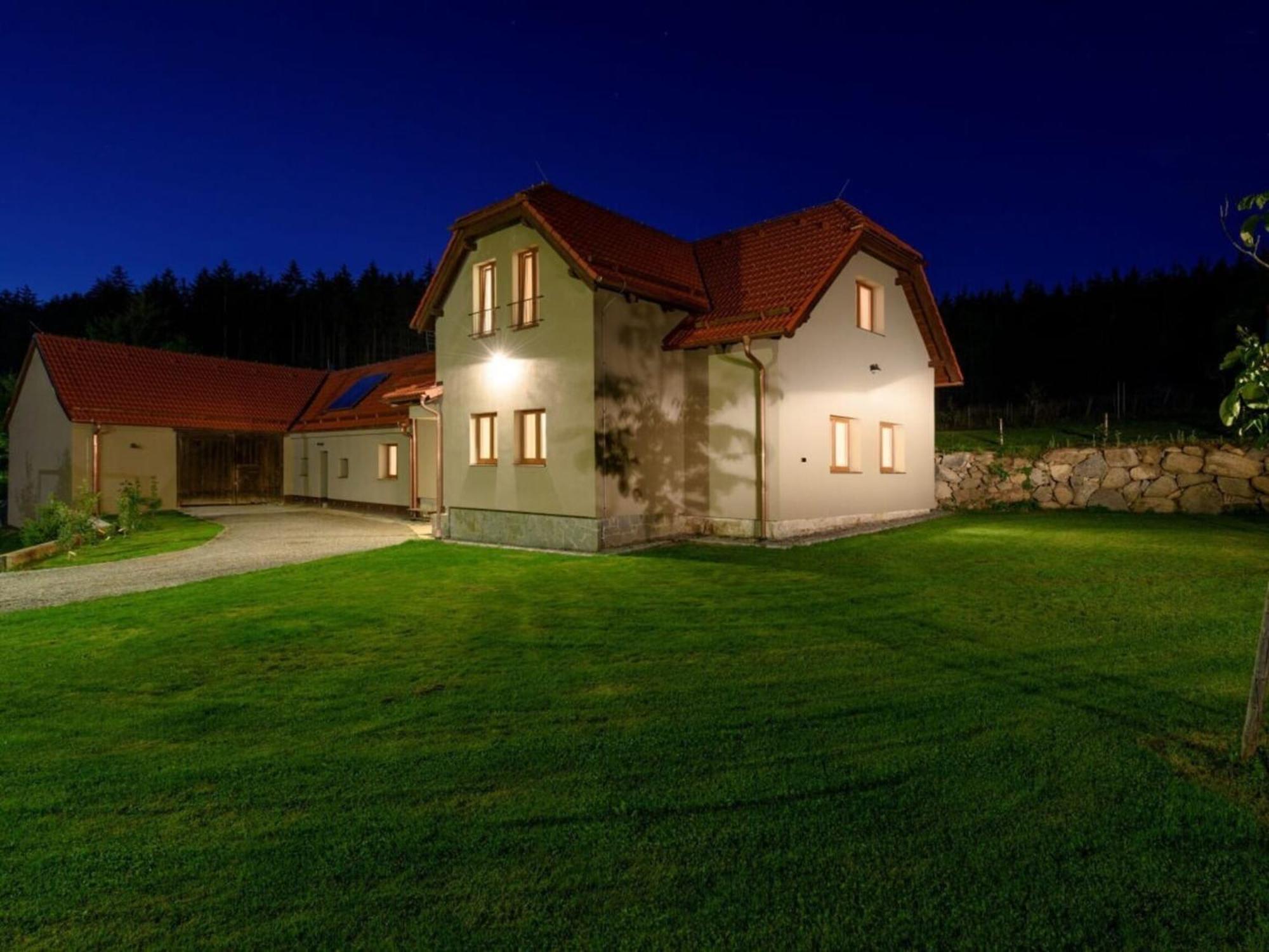 Charming Villa With Internet Varvazov Zewnętrze zdjęcie